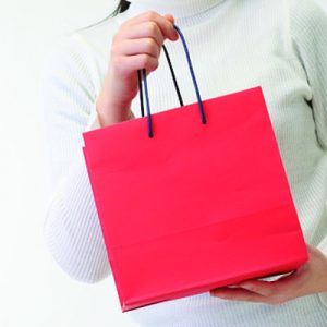 Цветни хартиени чанти